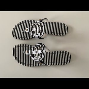 Tory Burch Miller Sandals 7.5 Navy and White Patent Stripe